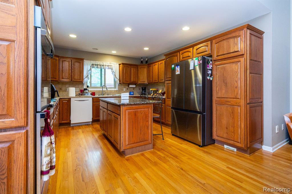 5451 ROBERT Street, Shelby, MI 48316 — Photo 11