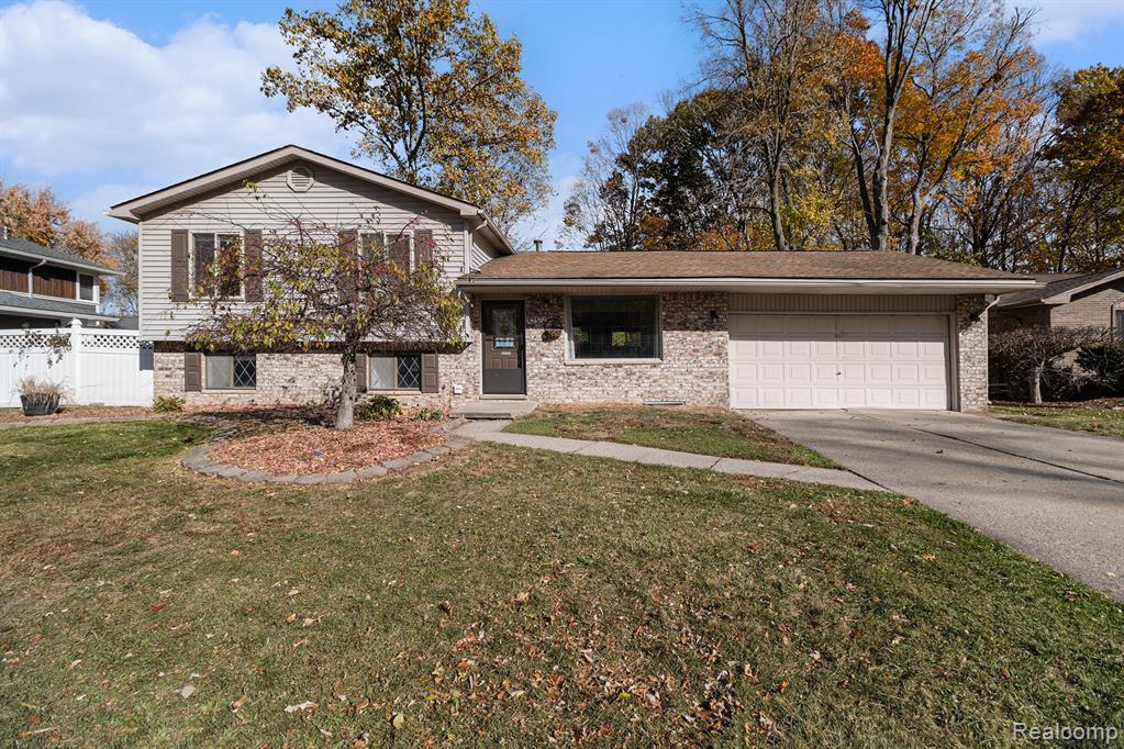 52372 D W Seaton Drive, Chesterfield, MI 48047 — front exterior