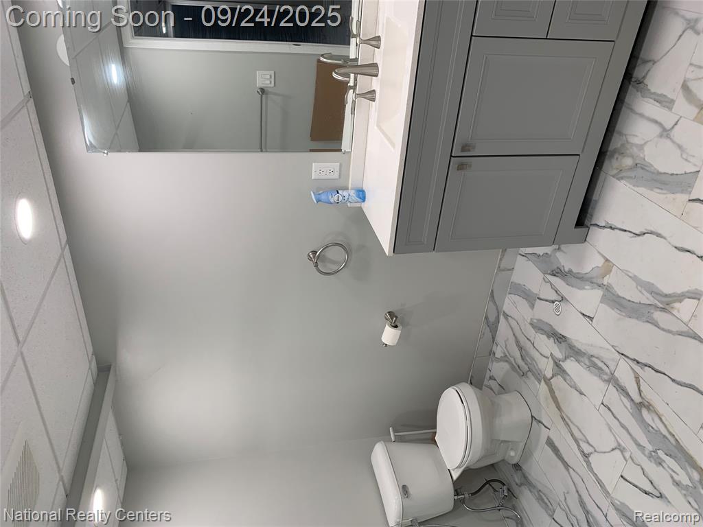 40560 Deer Creek Drive, Canton, MI 48188 — Photo 32