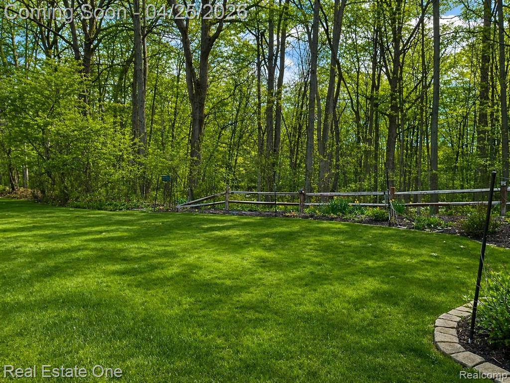 37917 Glengrove Drive, Farmington, MI 48331 — Photo 28