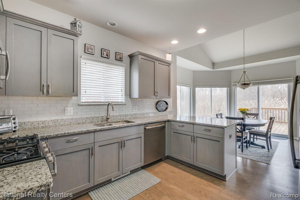 5236 HAWKSEYE Trace, Warren, MI 48092 — Photo 19