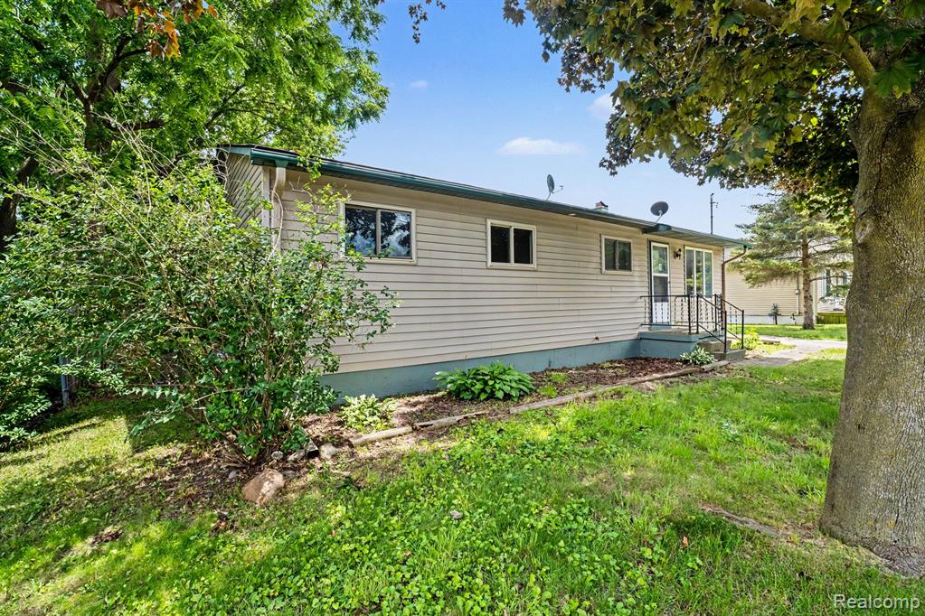 821 Isham Street, Owosso, MI 48867 — Photo 3