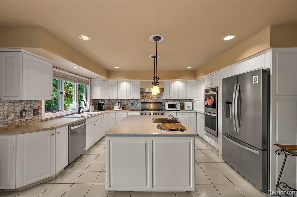 17840 Christine Boulevard N, Clinton Twp, MI 48038 — Photo 43
