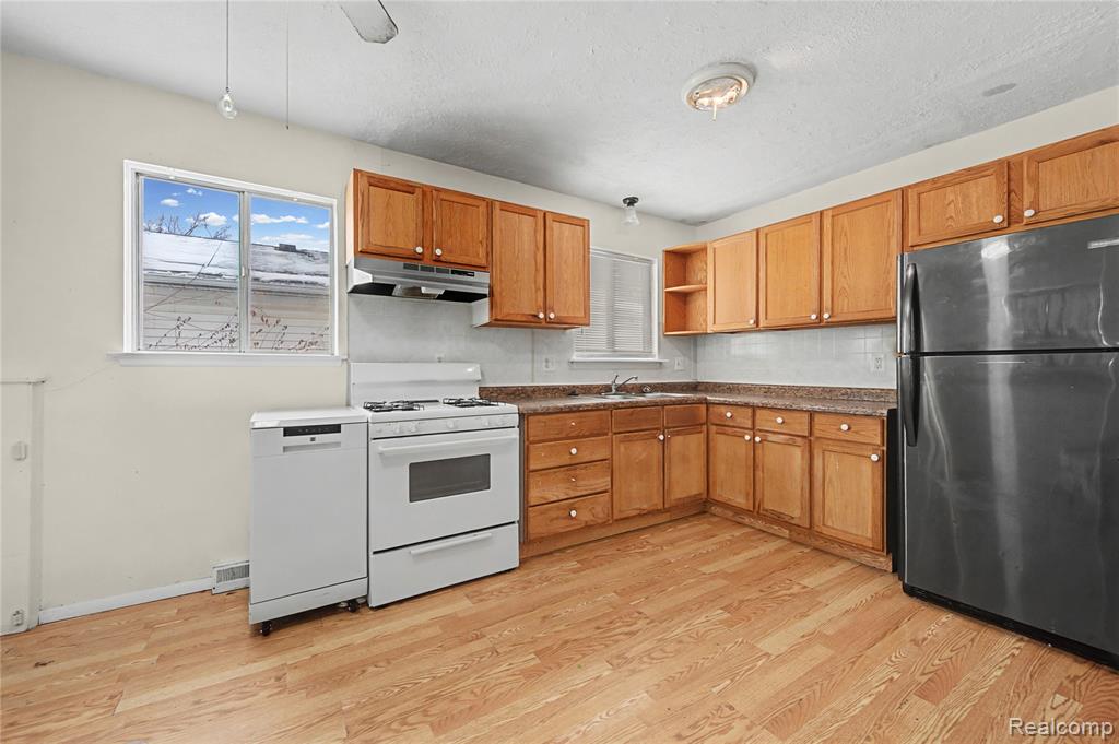 6753 Madison Street, Taylor, MI 48180 — Photo 22
