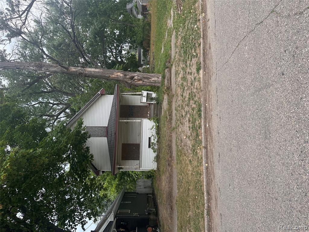 2105 Maryland Avenue, Flint, MI 48506