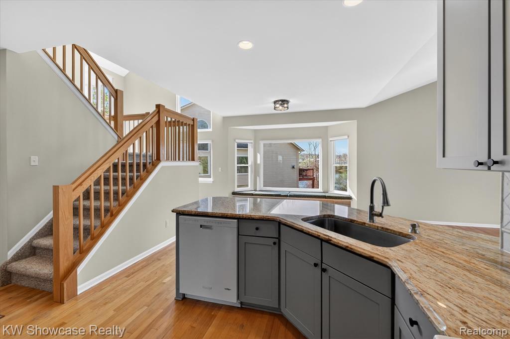 707 Pointe Court, Milford, MI 48381 — Photo 10