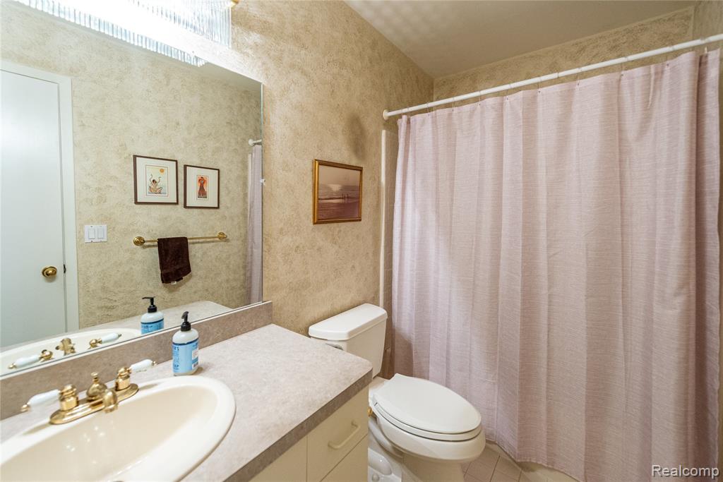 6760 Oyster Cove, West Bloomfield, MI 48323 — Photo 16