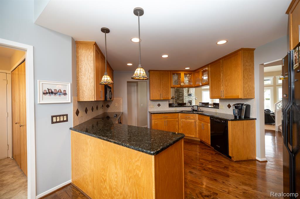 762 Golden Shores, White Lake, MI — Photo 15