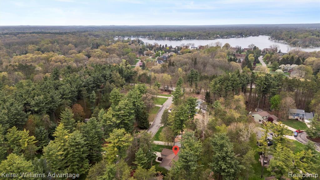 4081 PINESTEAD Drive, Commerce Twp, MI 48390 — Photo 32