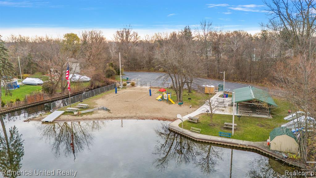876 RIDGEMONT Street, Commerce Twp, MI 48382 — Photo 40