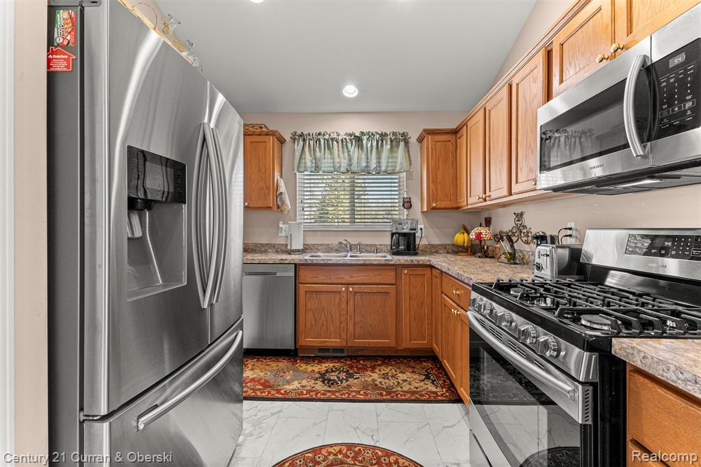 3633 Richmond St, Waterford, MI 48328 — Photo 5