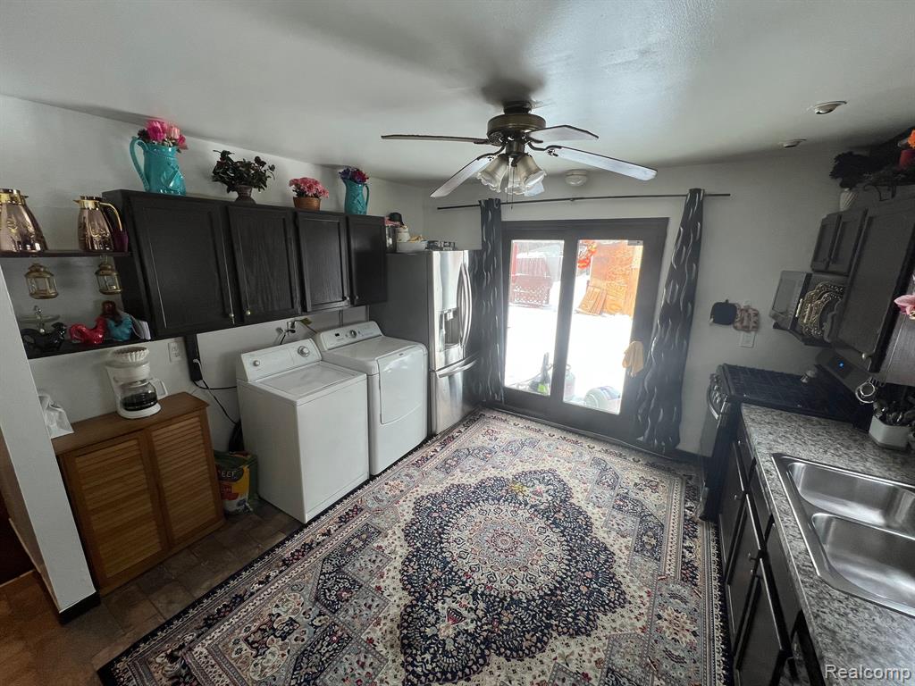 5621 HARDING Street, Dearborn Heights, MI 48125 — Photo 8