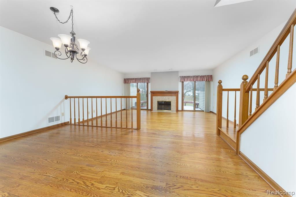 4584 GOLF VIEW Drive, Brighton, MI 48116 — Photo 4