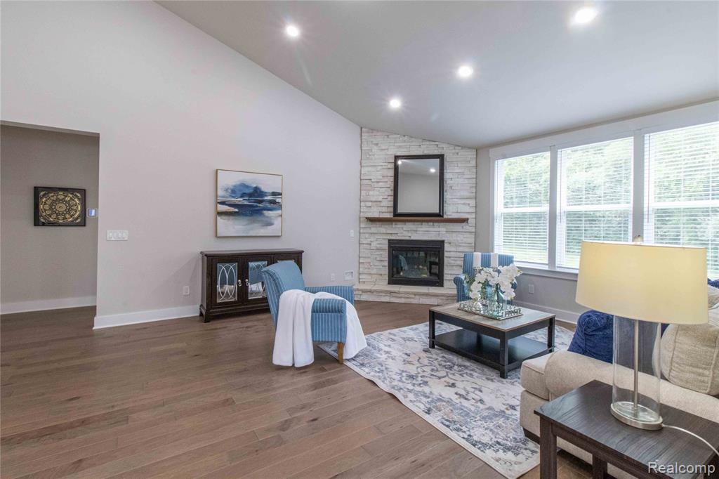 5532 Timber Glen Court, Ann Arbor, MI 48108 — Photo 9