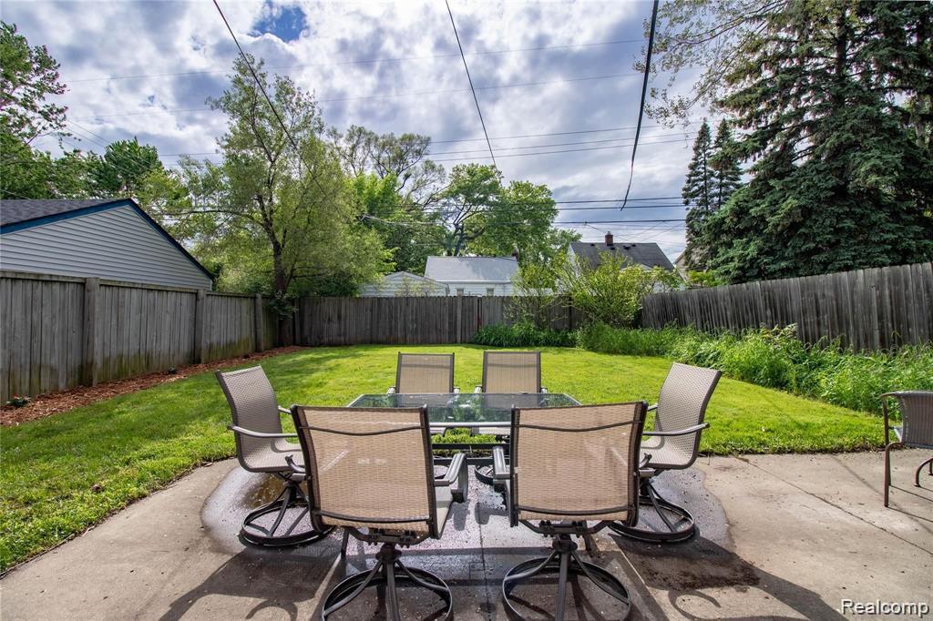 4033 OAKSHIRE Avenue, Berkley, MI 48072 — Photo 14