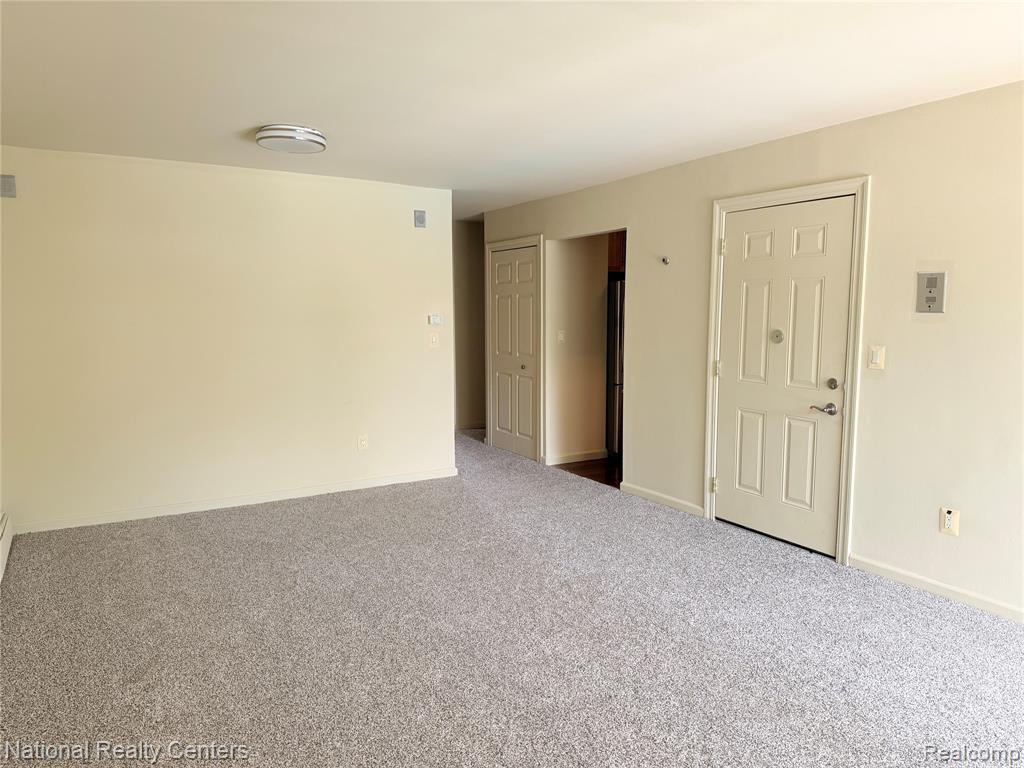 4913 Crooks Road, G4, Royal Oak, MI 48073 — Photo 10