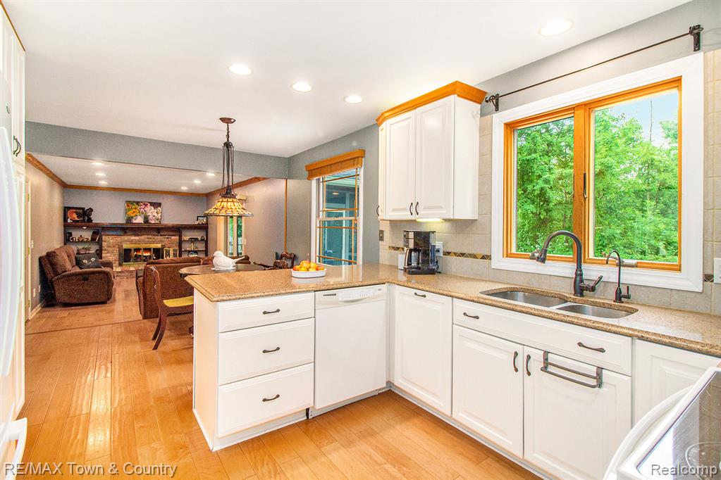 5555 Old Franklin Road, Grand Blanc, MI 48439 — Photo 8