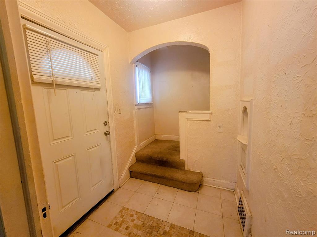 51 Dakota Street, Pontiac, MI 48341 — Photo 2