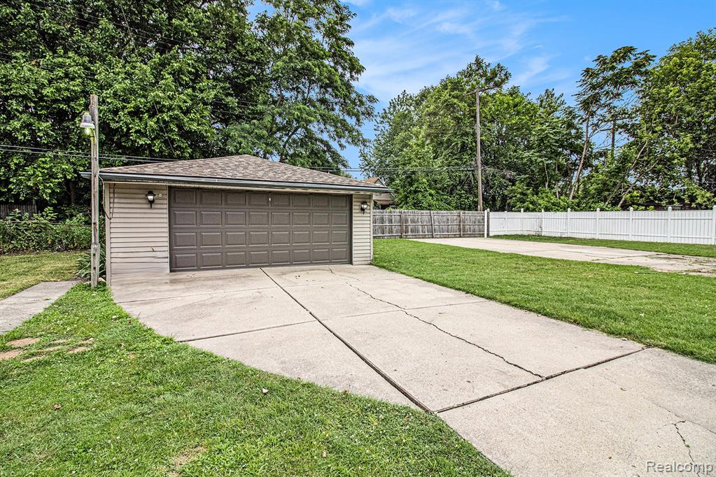 8064 Rathbone Street, Detroit, MI 48209 — Photo 24