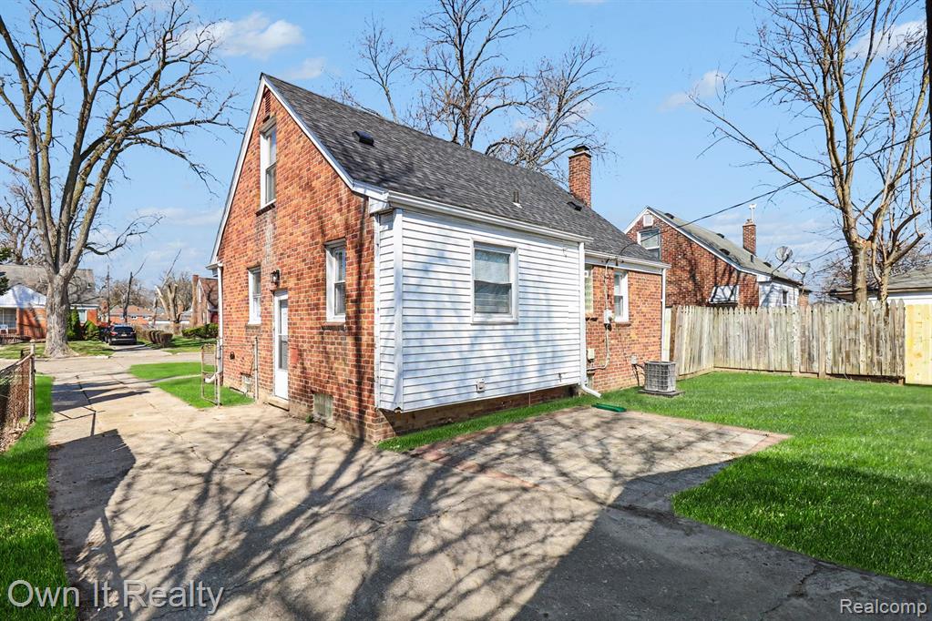 12066 Bramell, Redford, MI 48239 — Photo 24