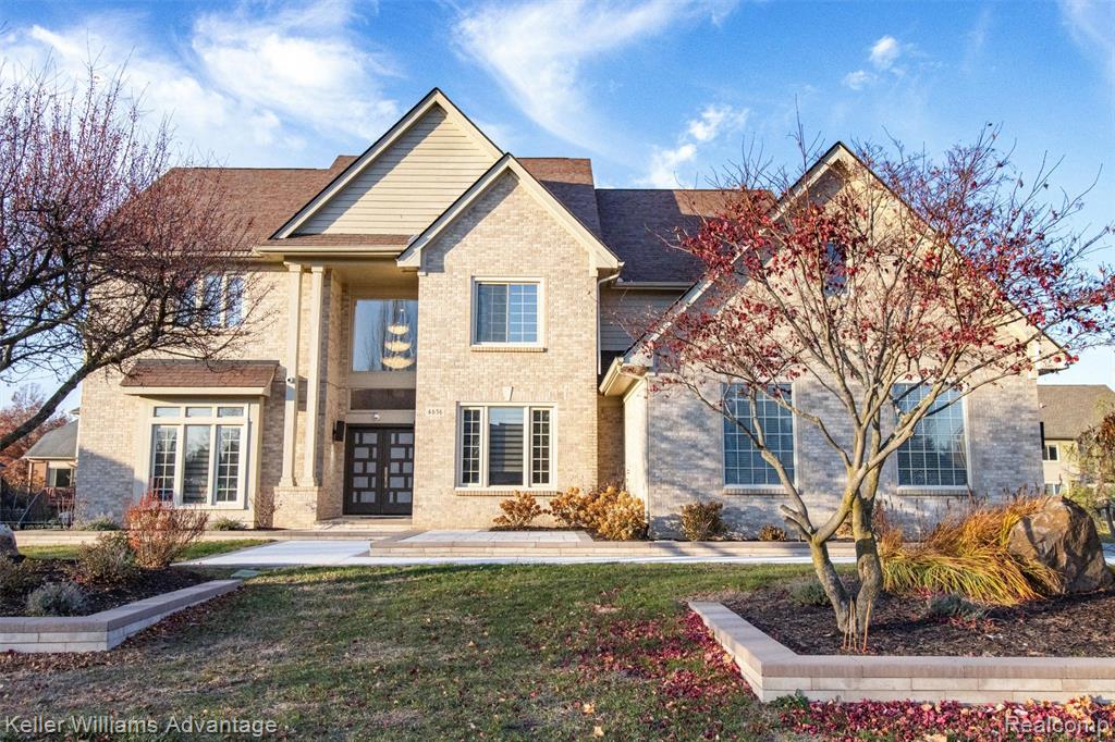 4656 Stoneview, West Bloomfield, MI — front exterior