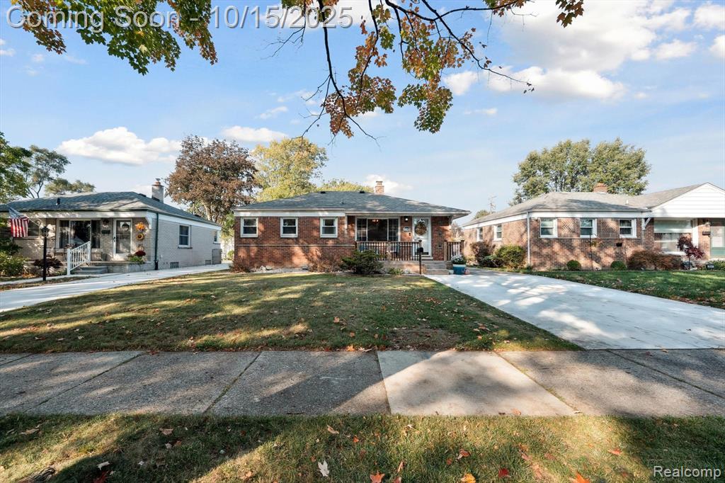 9931 E Clements Circle, Livonia, MI 48150 — Photo 3