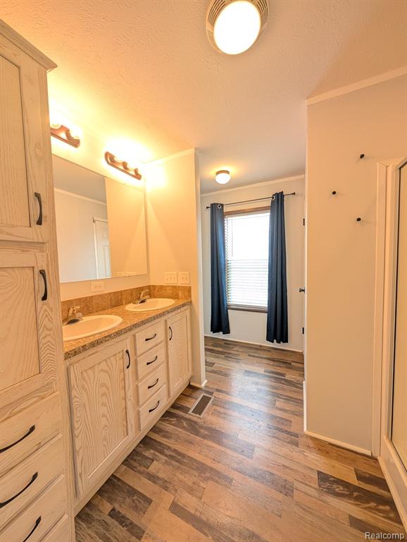 11045 Woodland Ridge Court, South Lyon, MI 48178 — Photo 21