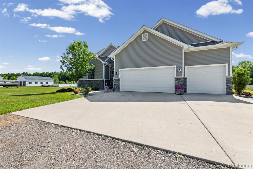 751 Nelson William Drive, Brandon, MI 48462 — Photo 3