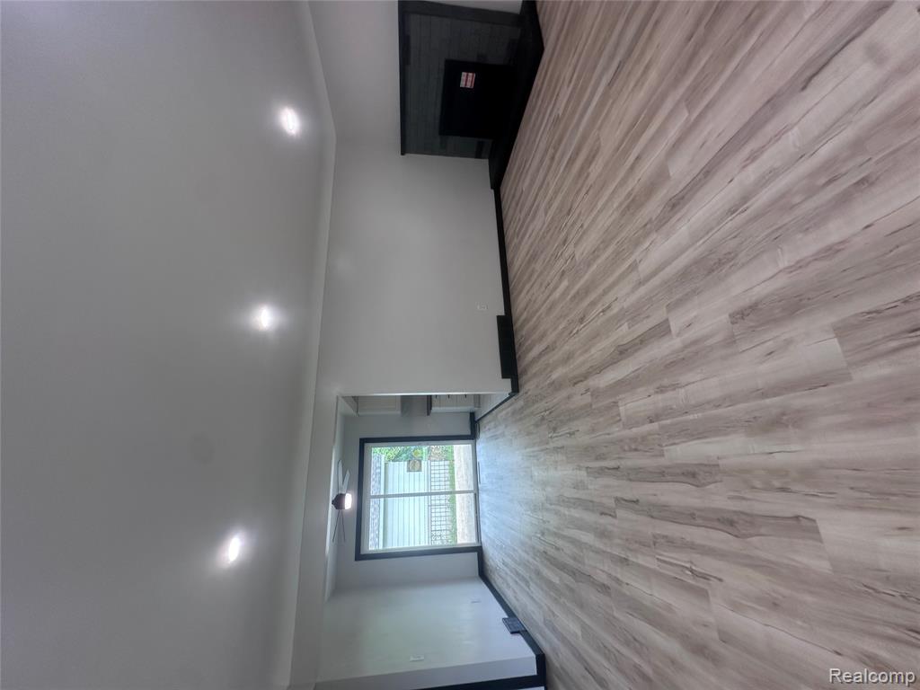 4279 BEECHWOOD Avenue, Burton, MI 48509 — Photo 10