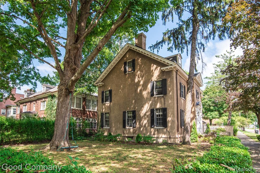 1704 Iroquois Street, Detroit, MI 48214 — Photo 50
