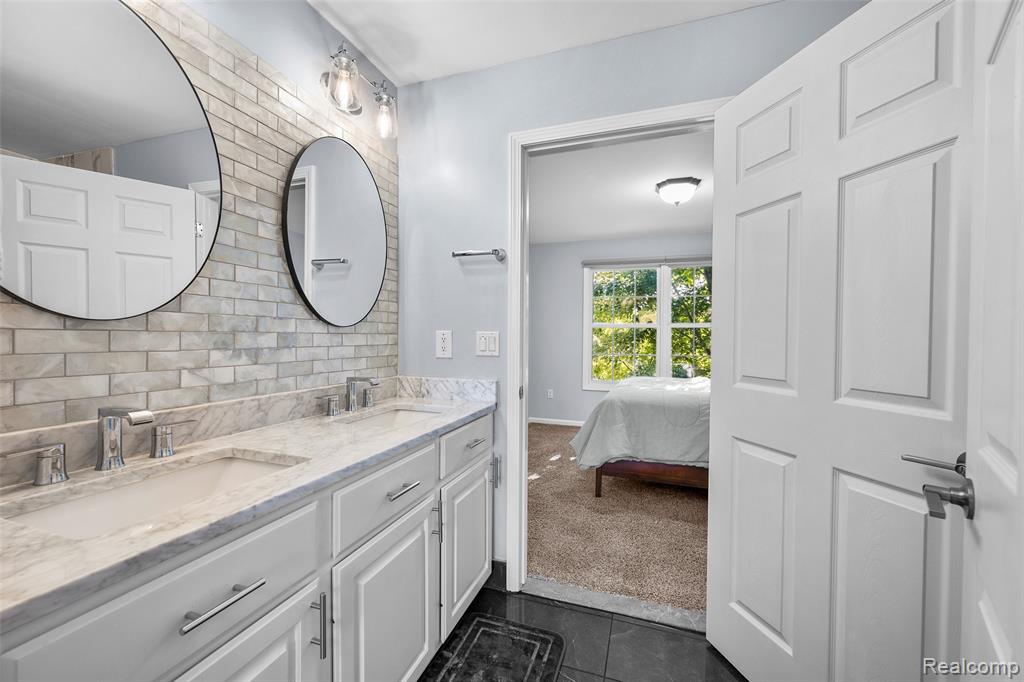4476 Woodcliff Court, Rochester, MI 48306 — Photo 39