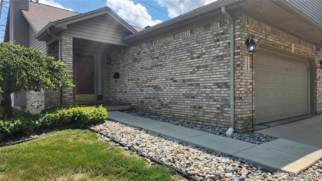 3245 Justin Drive, Trenton, MI 48183