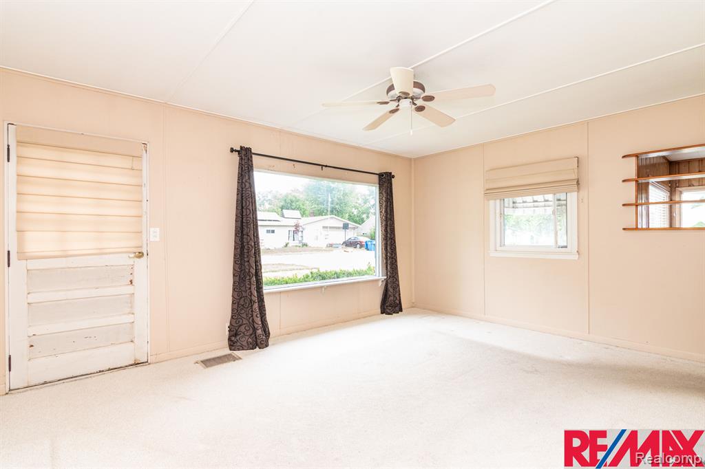 4351 SEEDEN Street, Waterford, MI 48329 — Photo 24