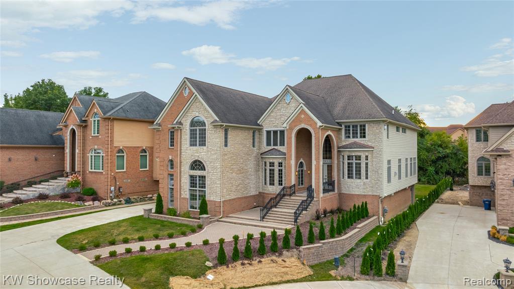 5512 Essex Court, West Bloomfield, MI — Photo 2