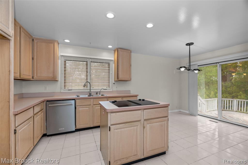 5199 Shenandoah Court, West Bloomfield, MI 48323 — Photo 31