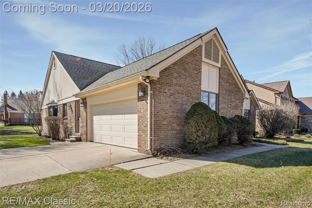 45105 Dunbarton Drive, Novi, MI — Photo 4