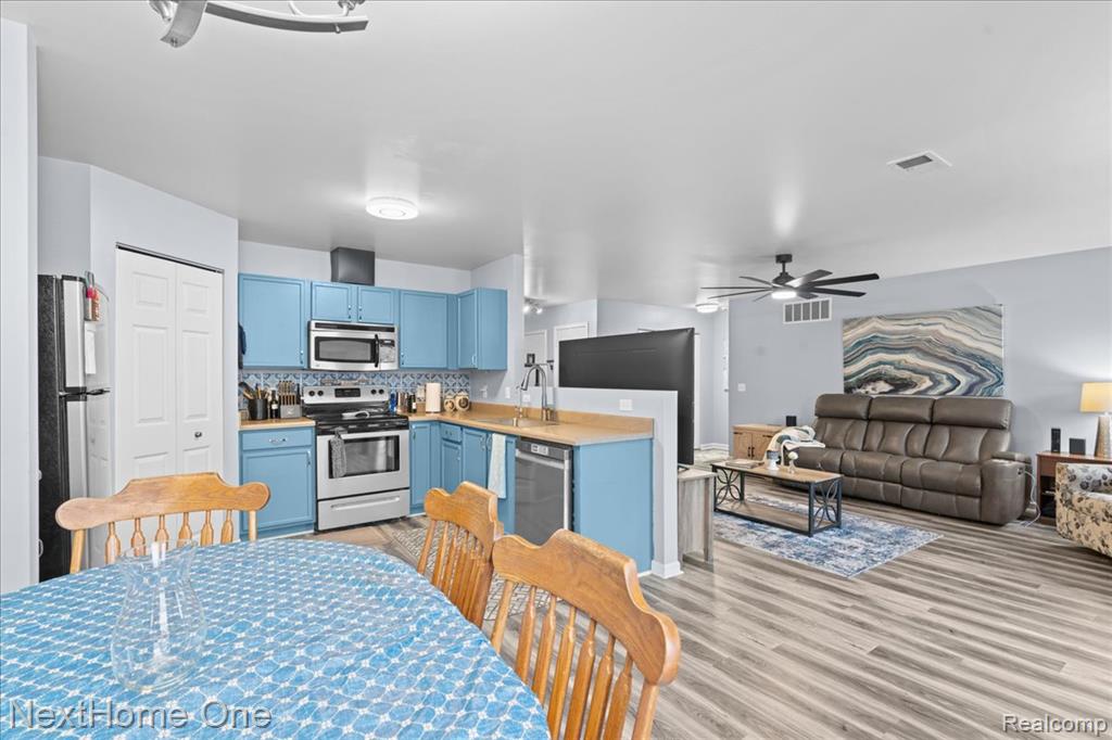 8564 Fox River Drive, Fowlerville, MI 48836 — Photo 6