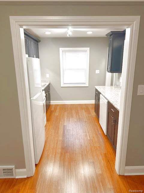 908 MORAN Avenue, Lincoln Park, MI 48146 — Photo 9