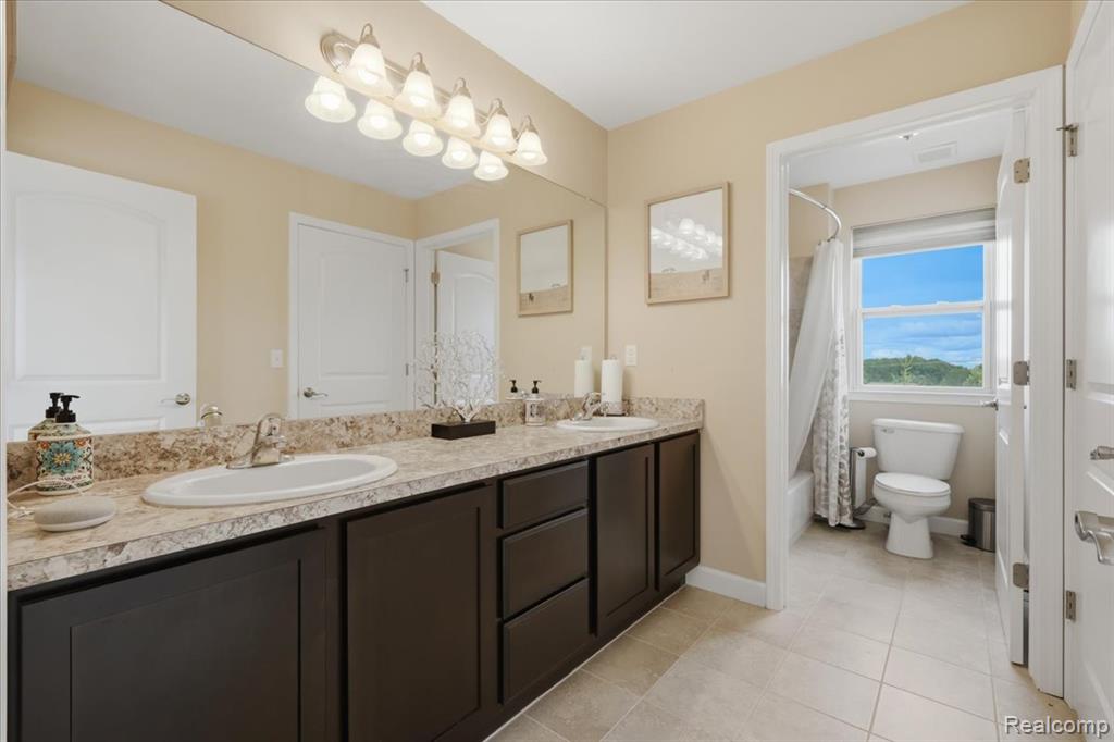 4810 E Stonegate Circle, Lake Orion, MI — Photo 29