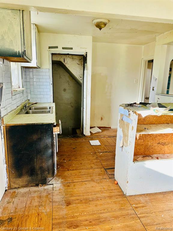 9639 MINOCK Street, Detroit, MI 48228 — Photo 6