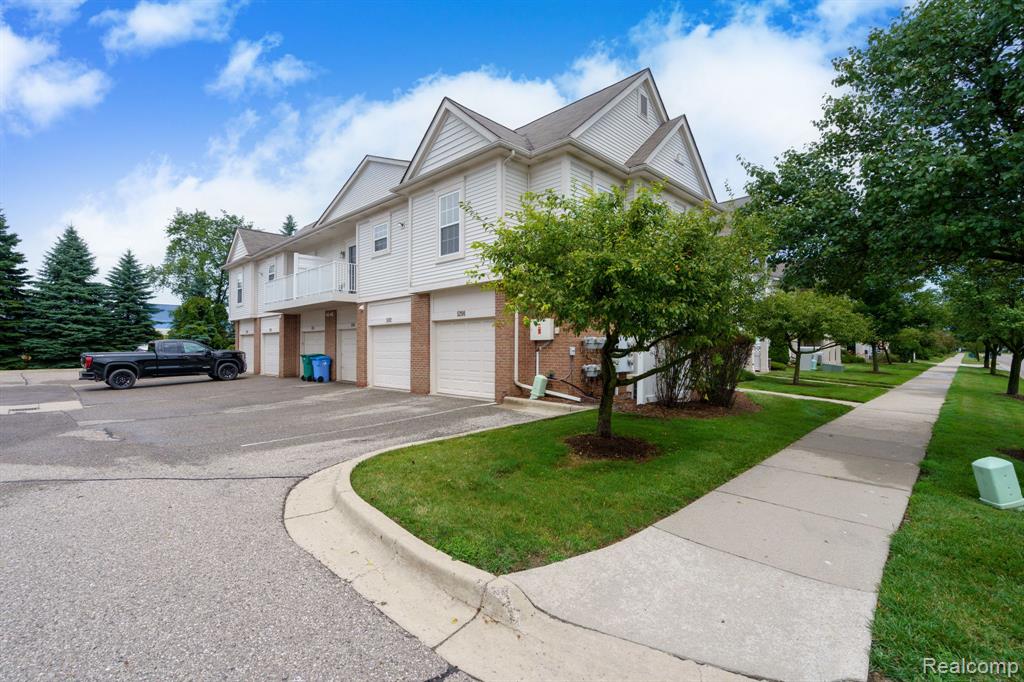 5200 ADDINGTON Drive, 49, Commerce Twp, MI 48390 — Photo 35