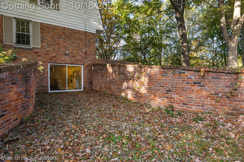 521 Kingsley Trail, Bloomfield Hills, MI 48304 — Photo 43