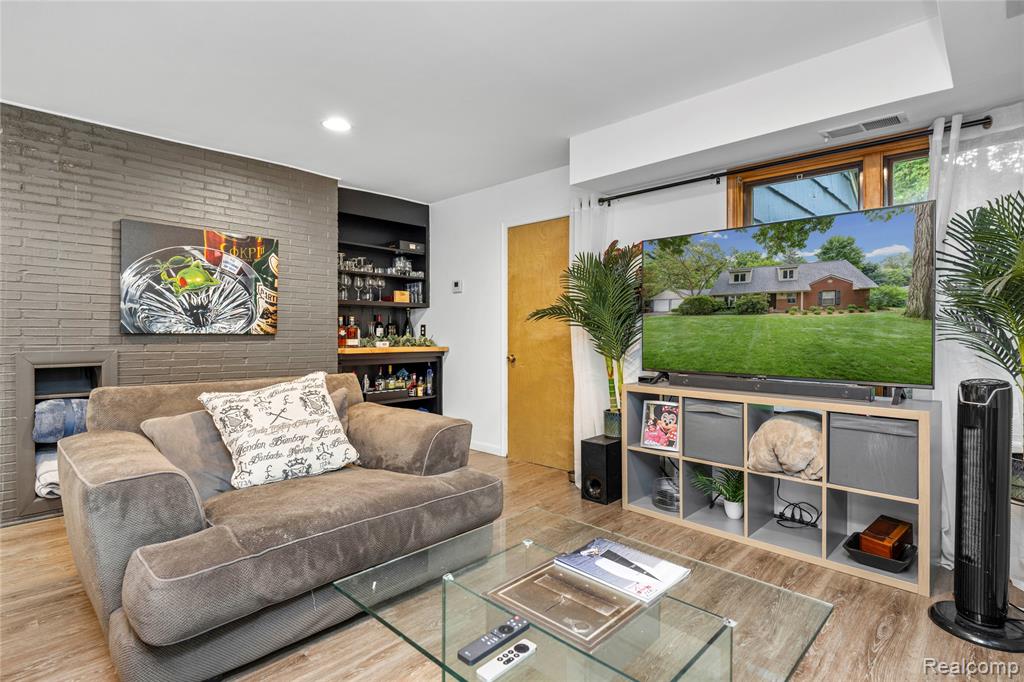 6085 Worlington Road, Bloomfield Hills, MI 48301 — Photo 28