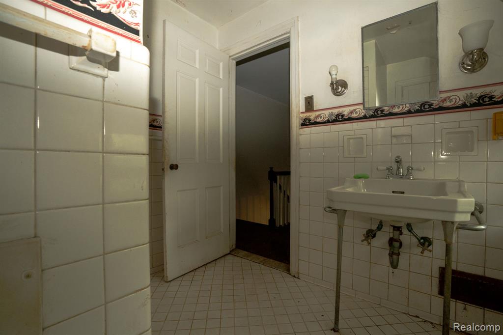 26120 Hendrie Boulevard, Huntington Woods, MI — Photo 30