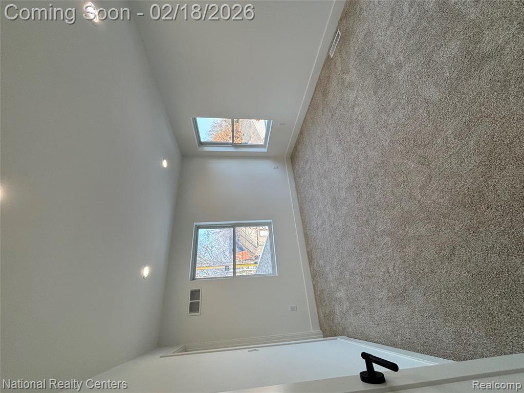 10024 Borgman Avenue, Huntington Woods, MI — Photo 25