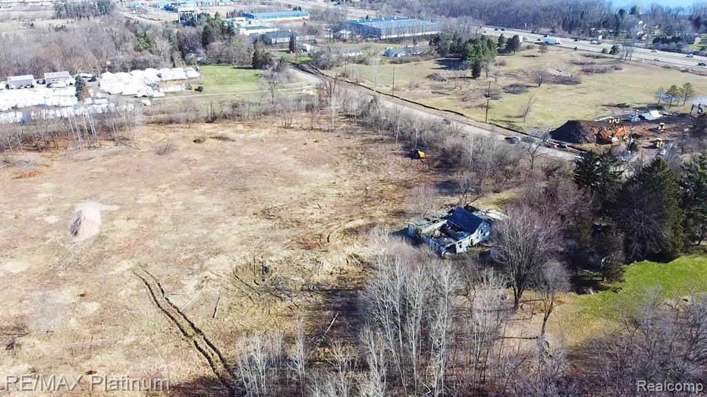 1285 N OLD US 23, Howell, MI 48843 — Photo 10