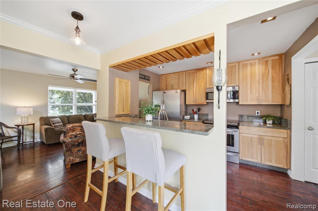 415 Ventnor Commons, Howell, MI 48843 — Photo 8