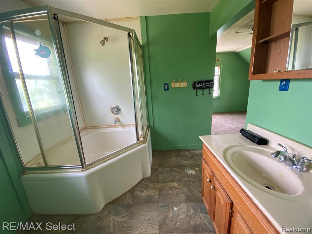 5151 Kendall Drive, Burton, MI 48509 — Photo 18
