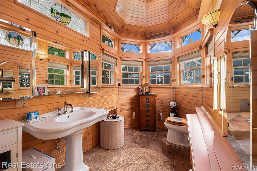 634 Dorbert Drive, Munith, MI 49259 — Photo 11