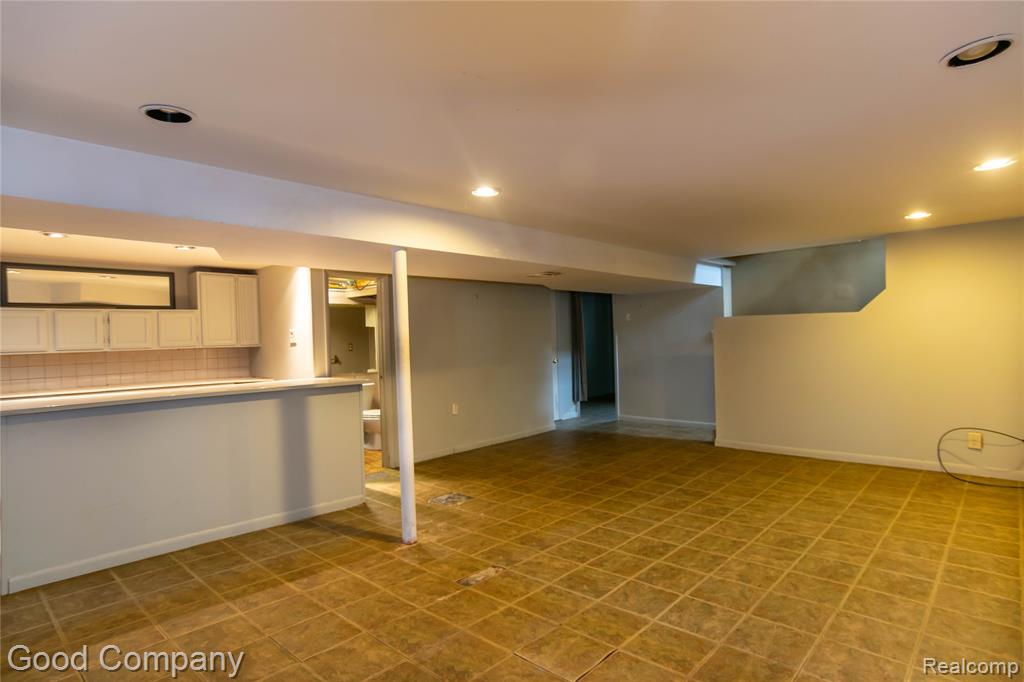 725 Duchess Street, Milford, MI 48381 — Photo 17